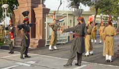 巴铁间谍有高招:扮美女获印军绝密情报